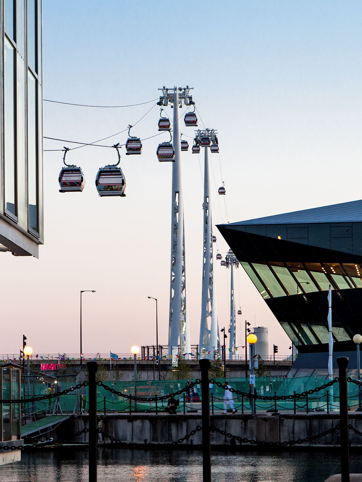 
                    Emirates Air Line Cable Car
                -4