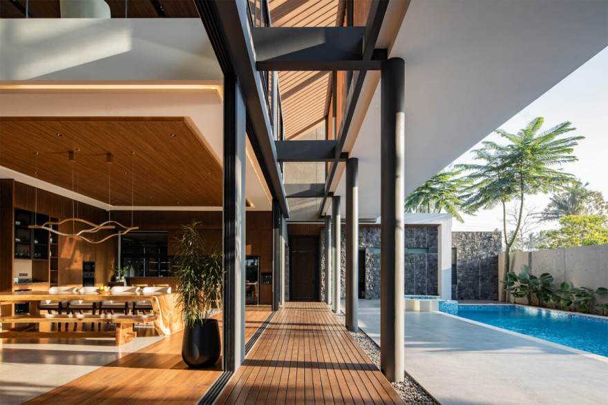 HUMBLE AND HOMEY, RUMAH MEWAH DI PLONGKOWATI - Asrinesia-21