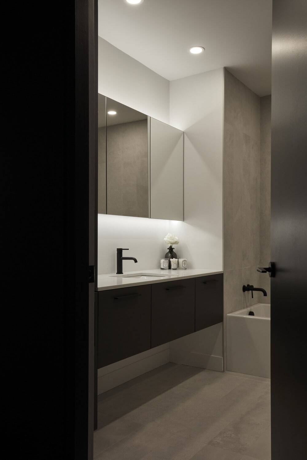 1980年代错层式房屋的全面室内翻新丨加拿大丨DESK architectes-36