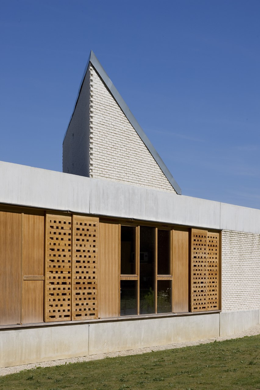 法国卡昂公园服务中心绿色建筑设计-9