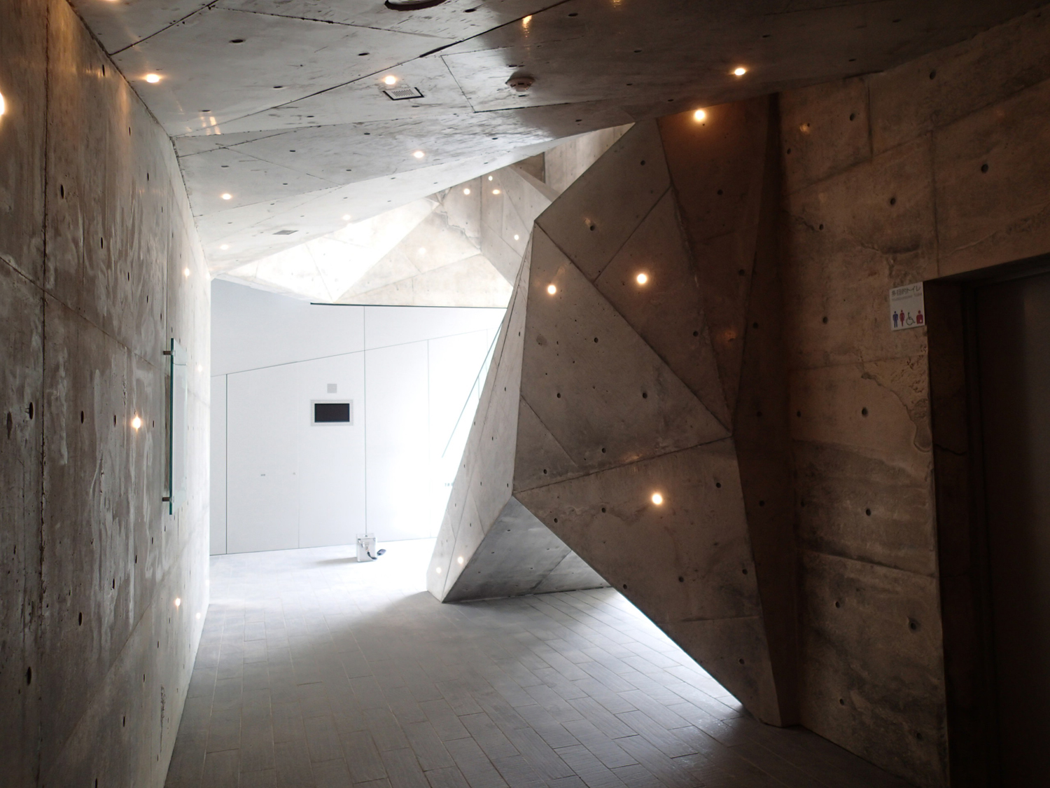 八丈市政府大楼与礼堂-14