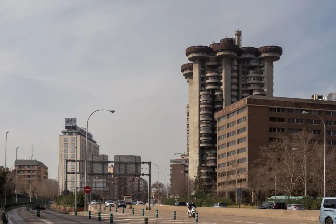 Torres Blancas 有机公寓楼丨西班牙马德里丨Francisco Javier Sáenz de Oiza-19