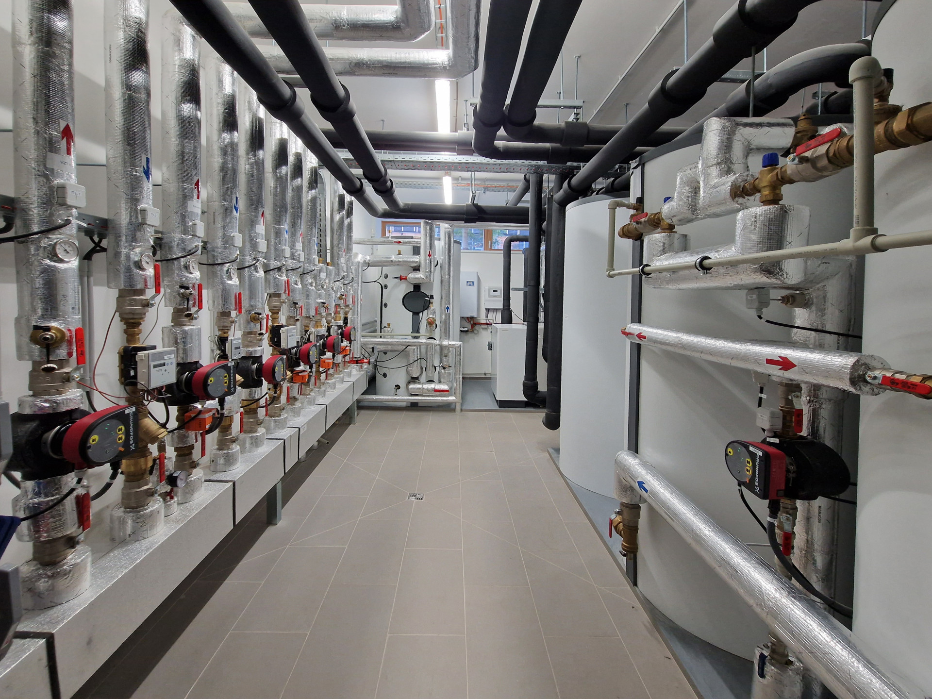 布拉格赫尔德洛热日什的学校改造项目丨ECOTEN-68