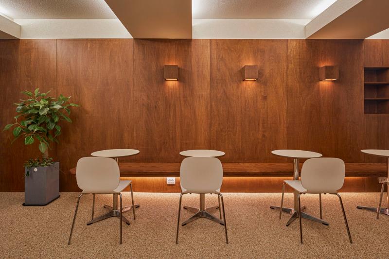 二十平米温馨小咖啡馆，灯光设计成焦点-7