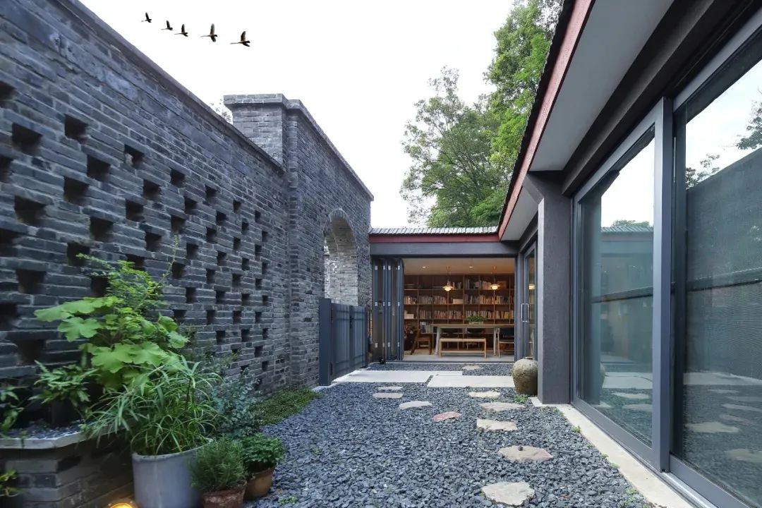 南京天青装饰办公空间 | 现代简约与自然元素的融合-13