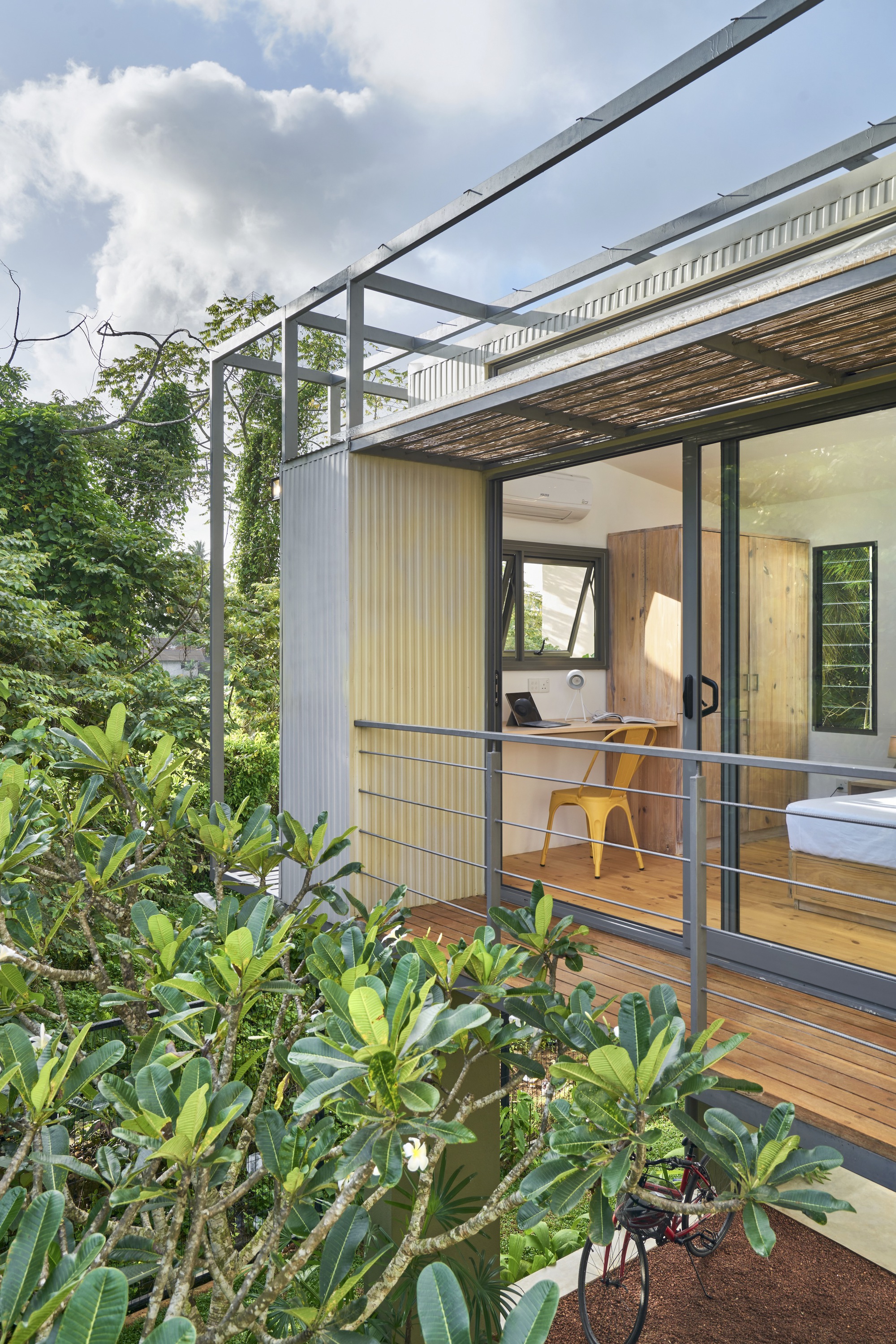 The Studio House / KWCA - Kosala Weerasekara Chartered Architects-15