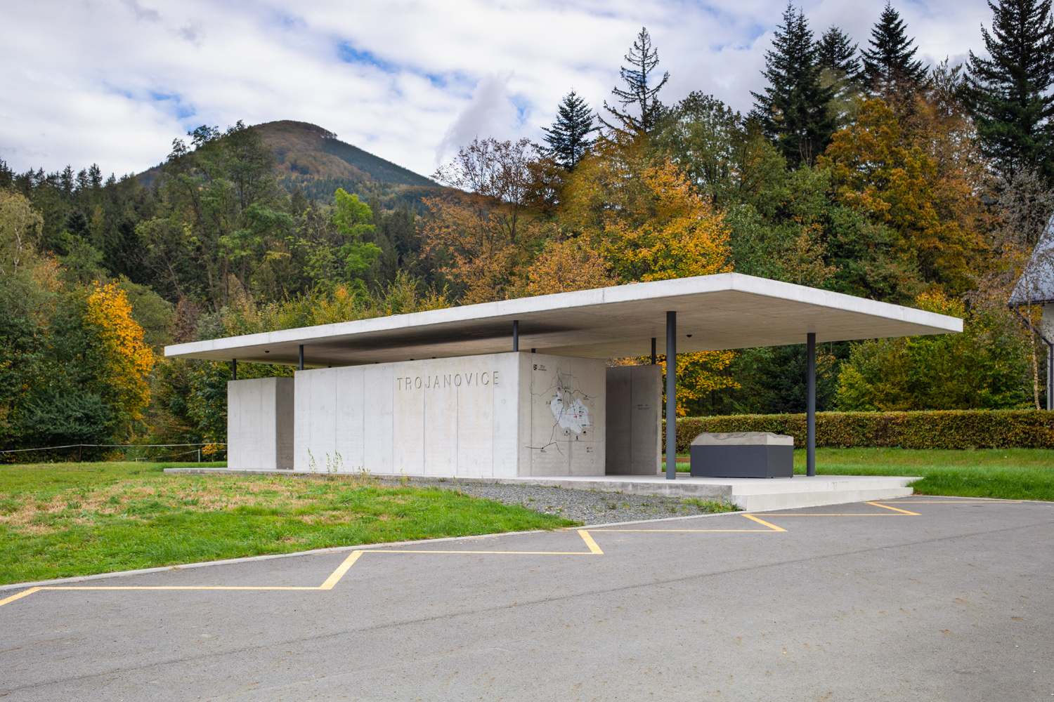 Sociální zázemí parkoviště Trojanovice – Mrva.net-11
