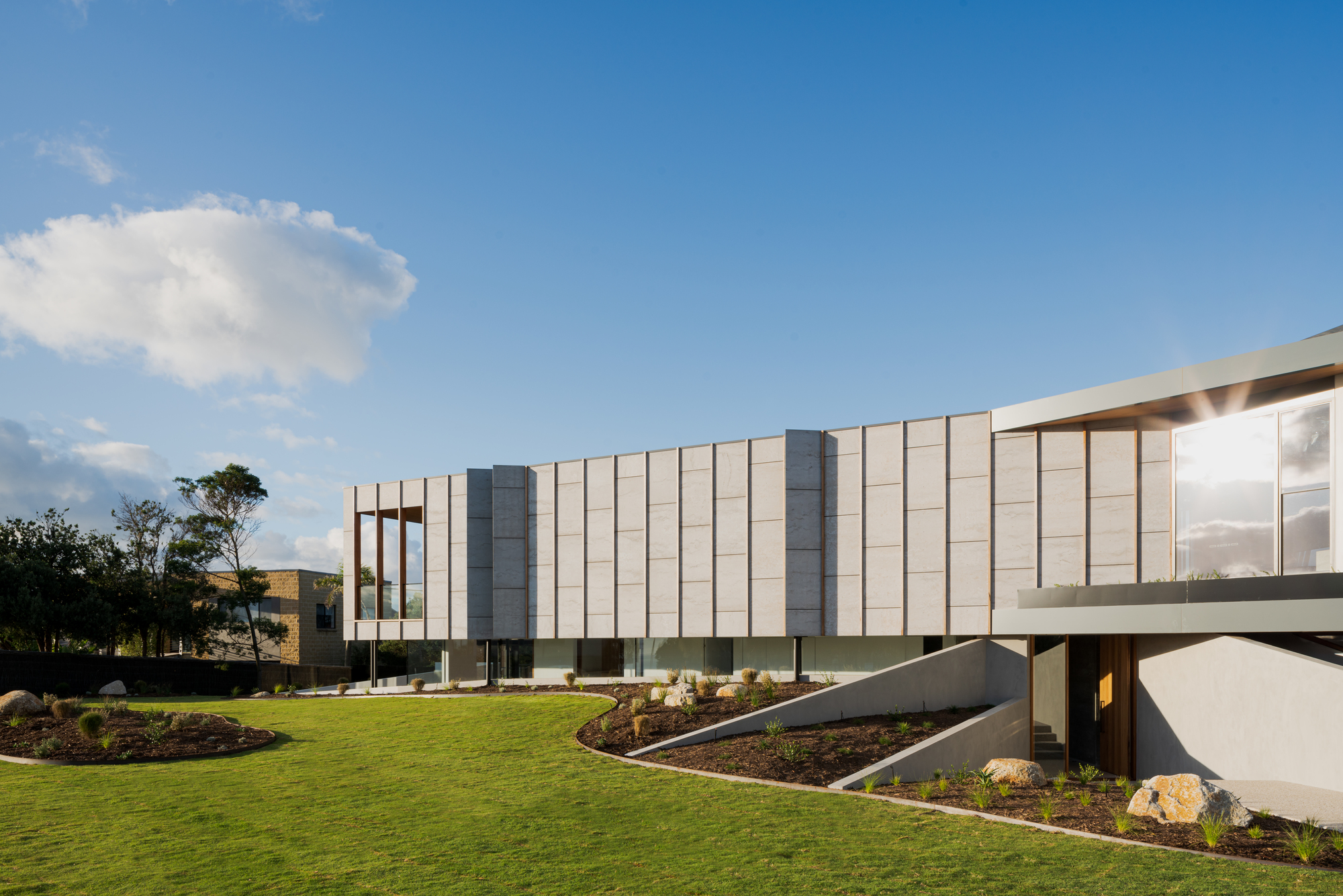 Three Angle House / Megowan Architectural-51