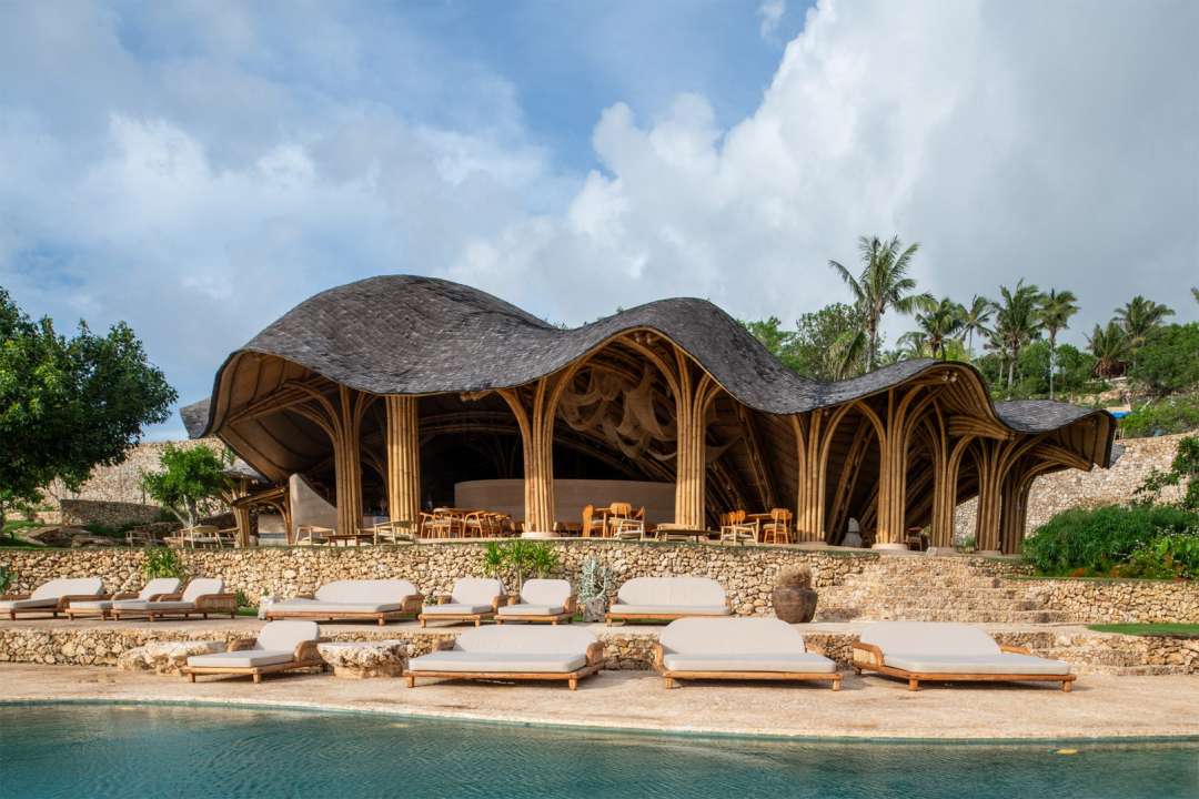 巴厘岛悬崖上的竹屋（Intaaya健康静修之所）丨Pablo Luna Studio-17