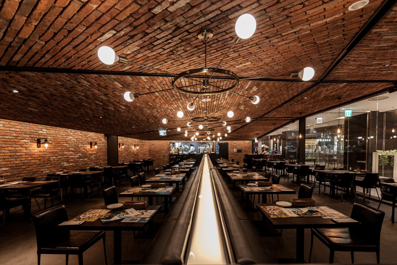 Mad For Garlic Pyeongtaek AK Plaza branch interior design-11