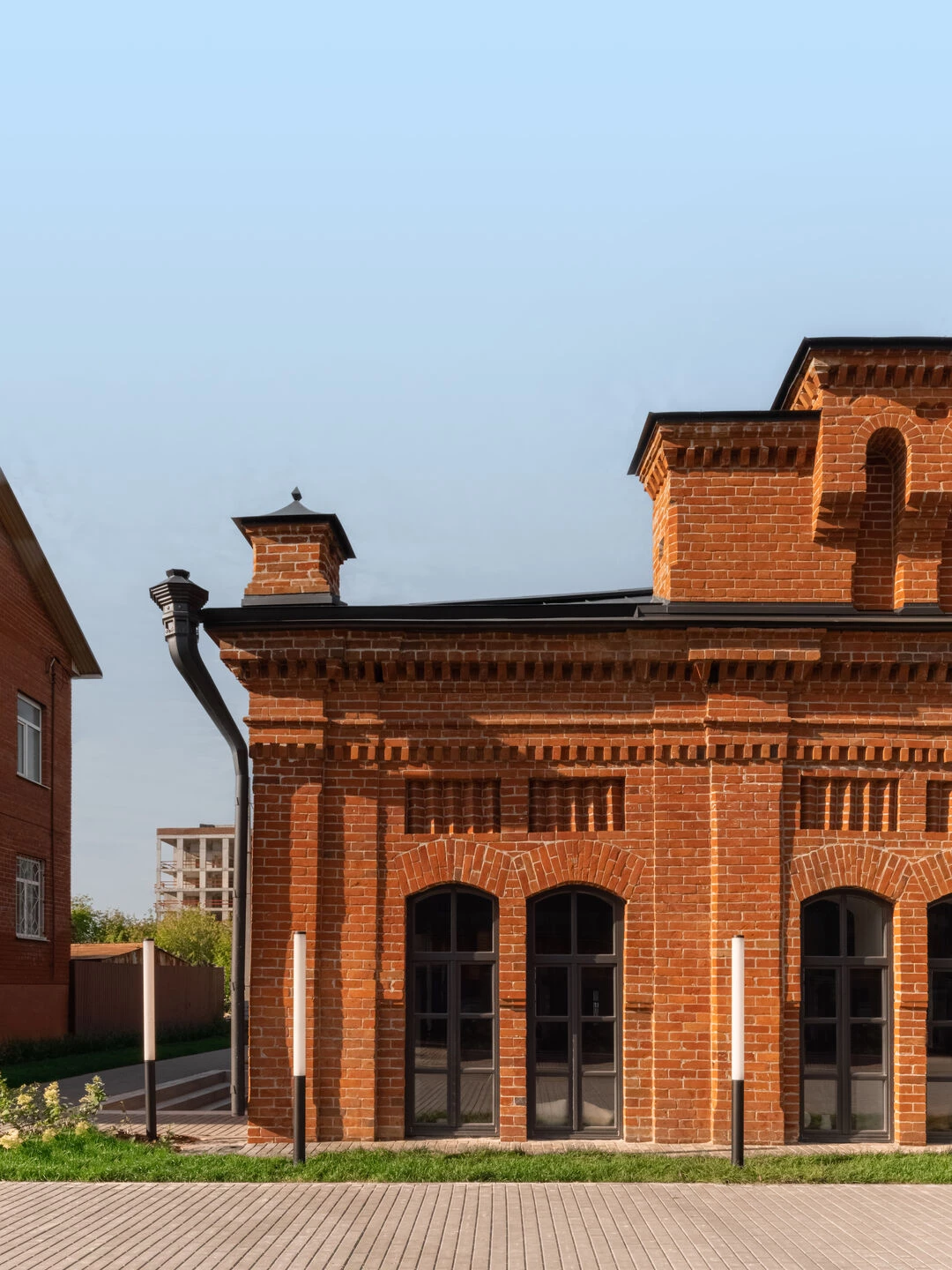 俄罗斯河港历史电站变身办公室丨俄罗斯秋明丨Brusnika Company-24