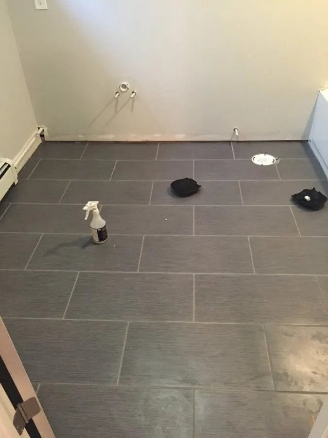 地下室空间翻新打造经济型新卫生间-18