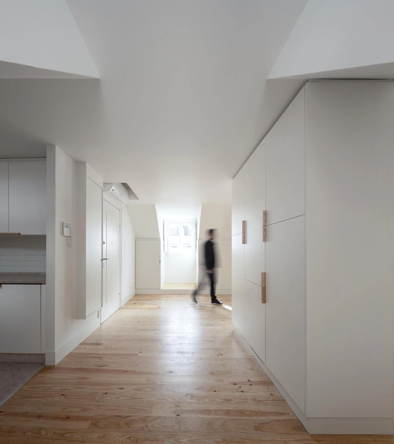 窗户的丨葡萄牙里斯本丨ATELIER CENTRAL Arquitectos-25