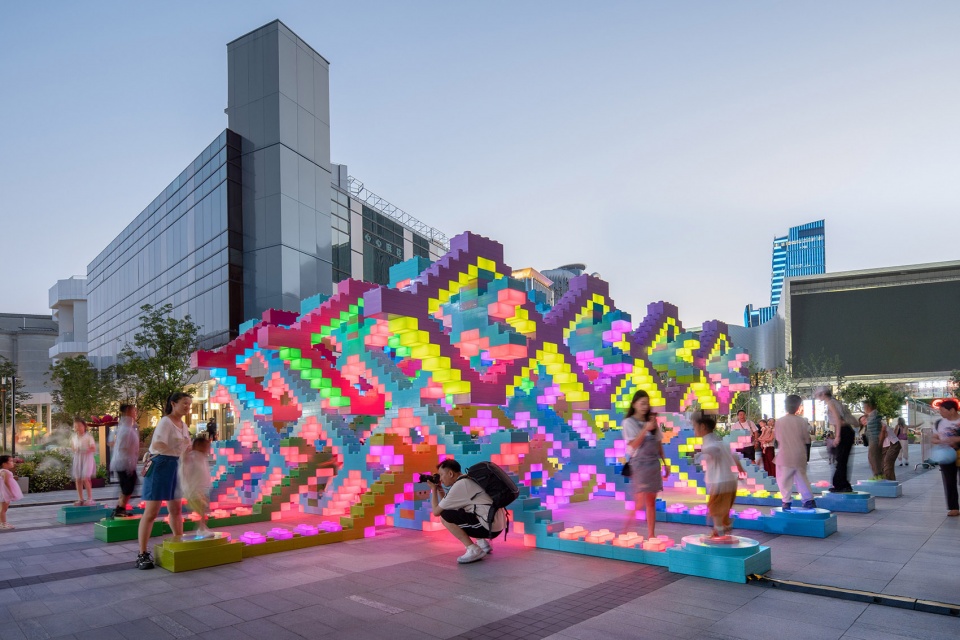 乐高® “世界玩乐节” – 《织光乐园》公共艺术装置丨中国上海丨大星吉子工作室-16