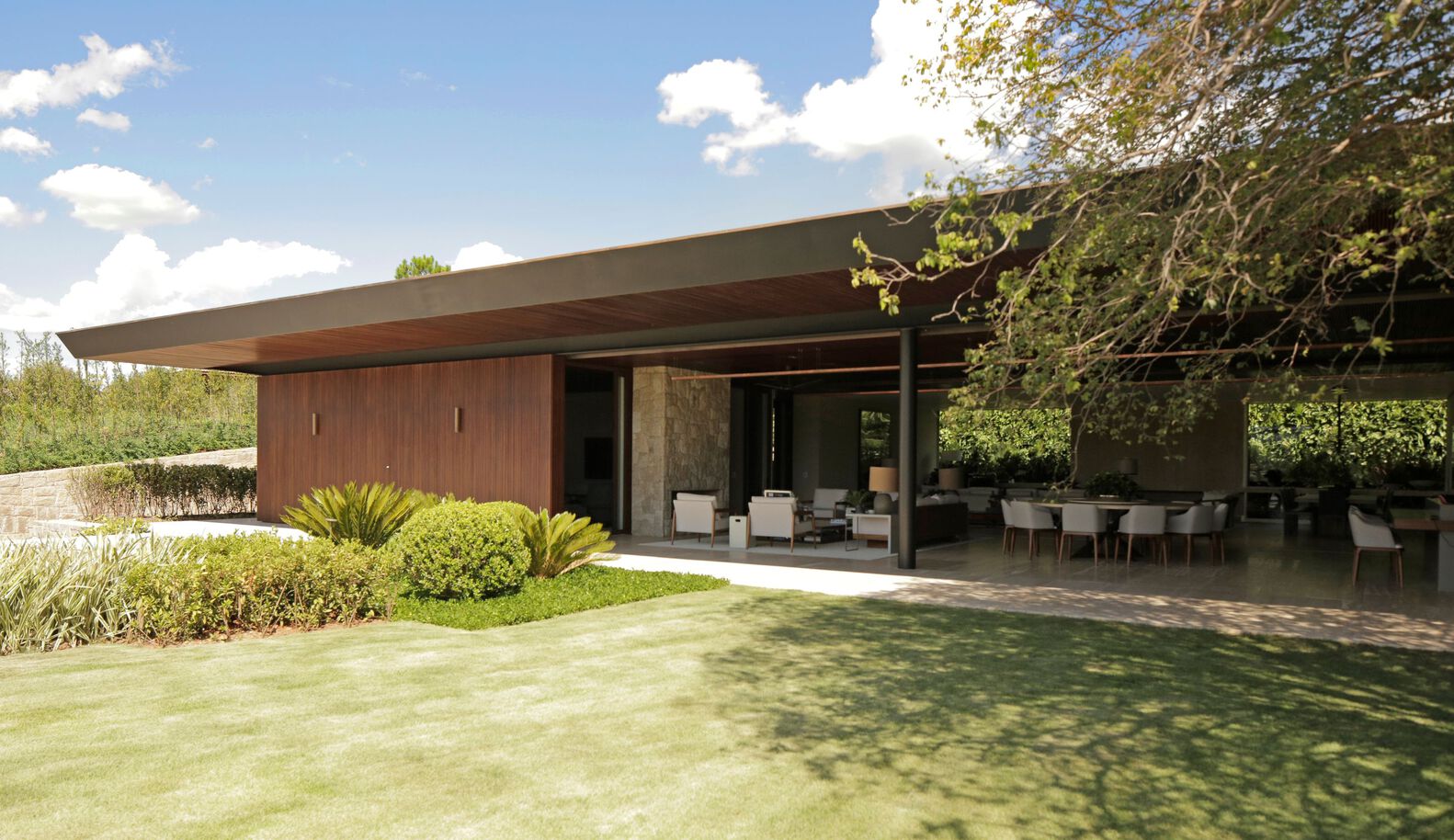 SSR Sombreiros House · 乡村绿色住宅丨巴西圣保罗-3