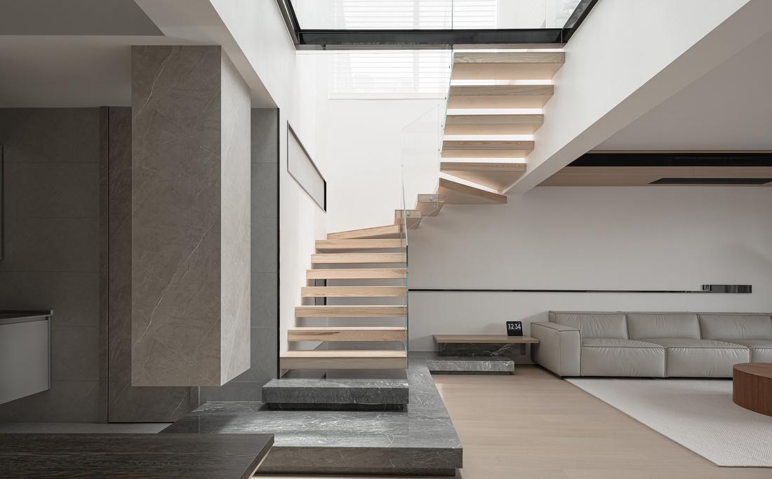 光线与空间的完美融合 · 顶楼平层住宅的创新设计-61