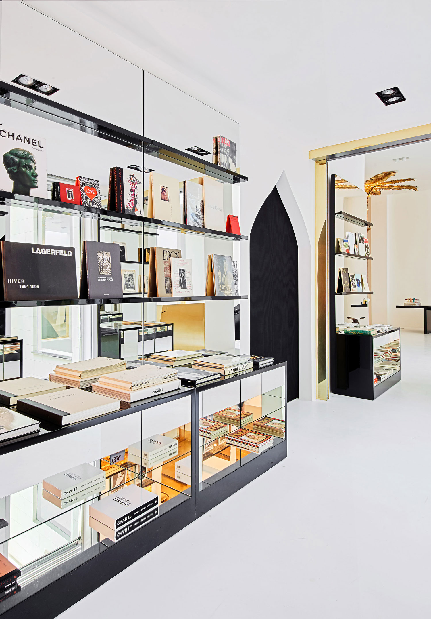 Darial Concept Store in Barcelona by Djaba Diassamidze.-9
