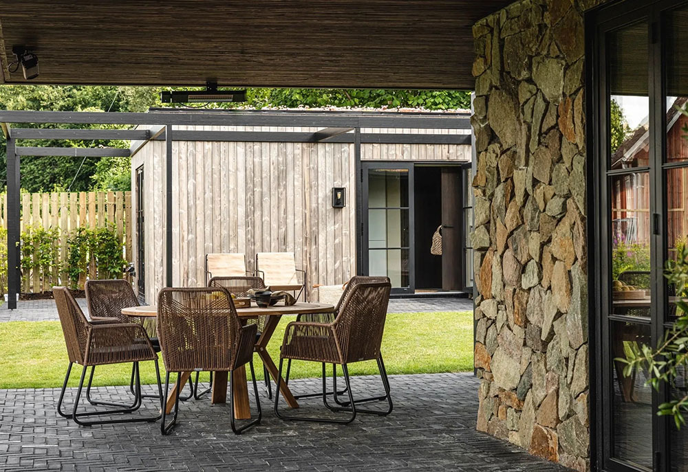 瑞典木质石质时尚自然住宅-26