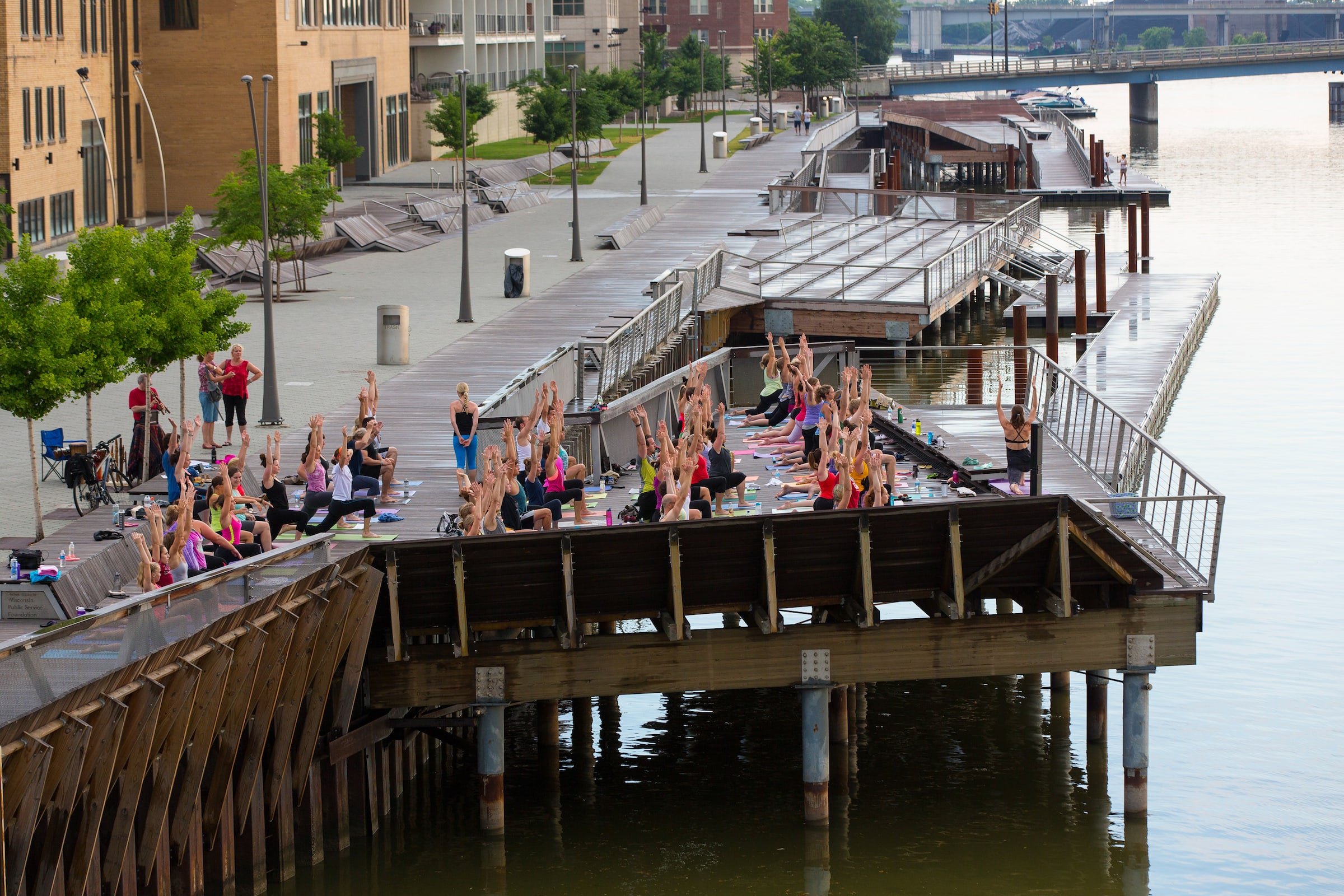 绿湾市 CityDeck 滨水景观丨美国-25