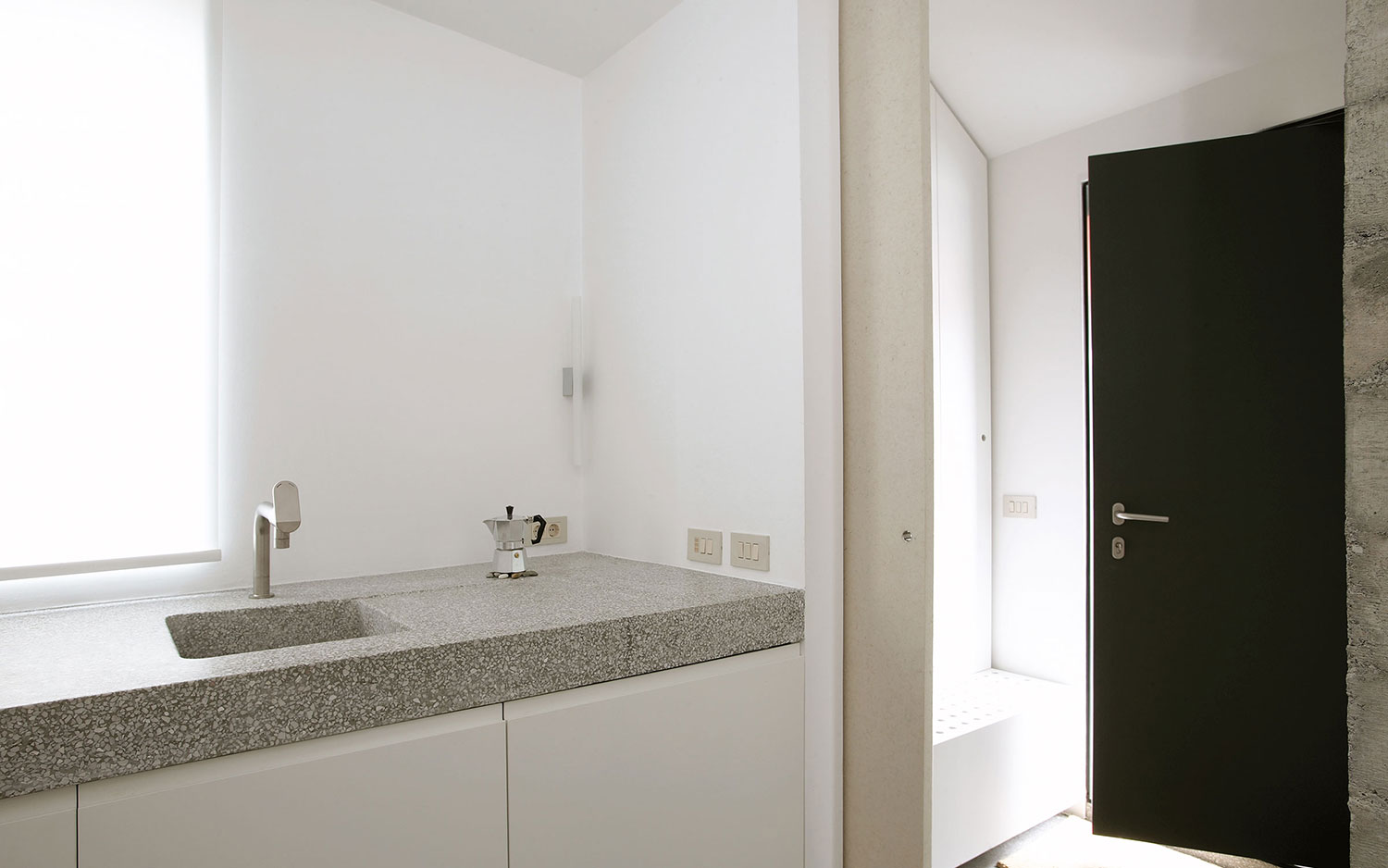 超小型房屋

注：XXS一般表示超小号，结合house推测这里是指超小型的房屋，不过XXS house并非常见固定表达，若有特定语境含义，可能需调整翻译 丨斯洛文尼亚丨dekleva gregorič architects-15