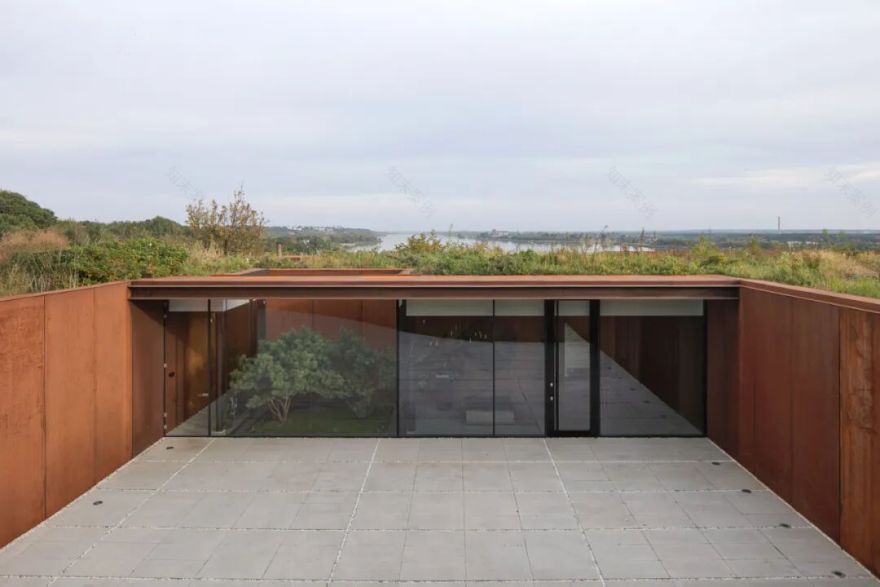 波兰坡地河畔集成住宅丨77建筑工作室-20