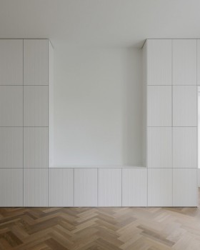古典画廊变身高级公寓 / Thomas Baecker Bettina Kraus