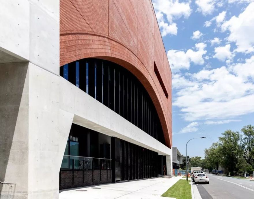 悉尼铁路运营中心 | 红砖拱的生态建筑-18