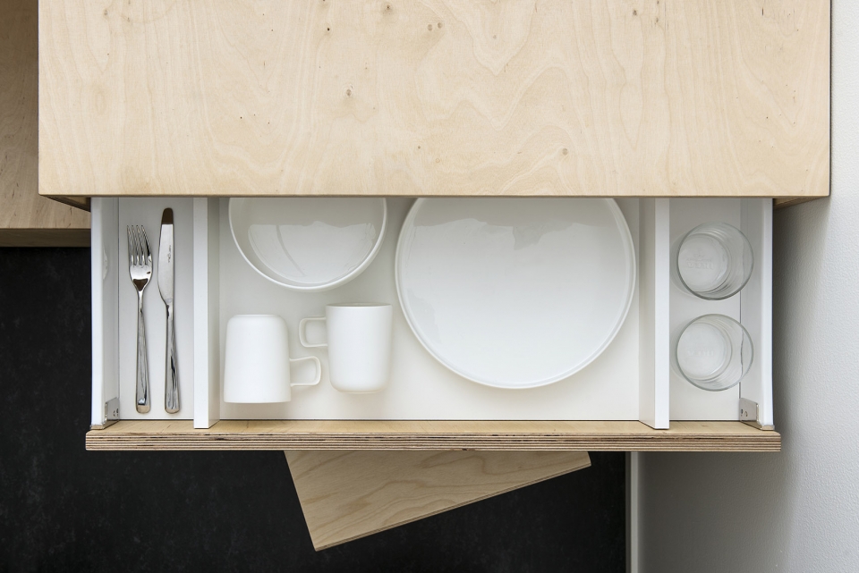 芬兰 Jyväskylä 旅馆·极简生态的共享空间-31