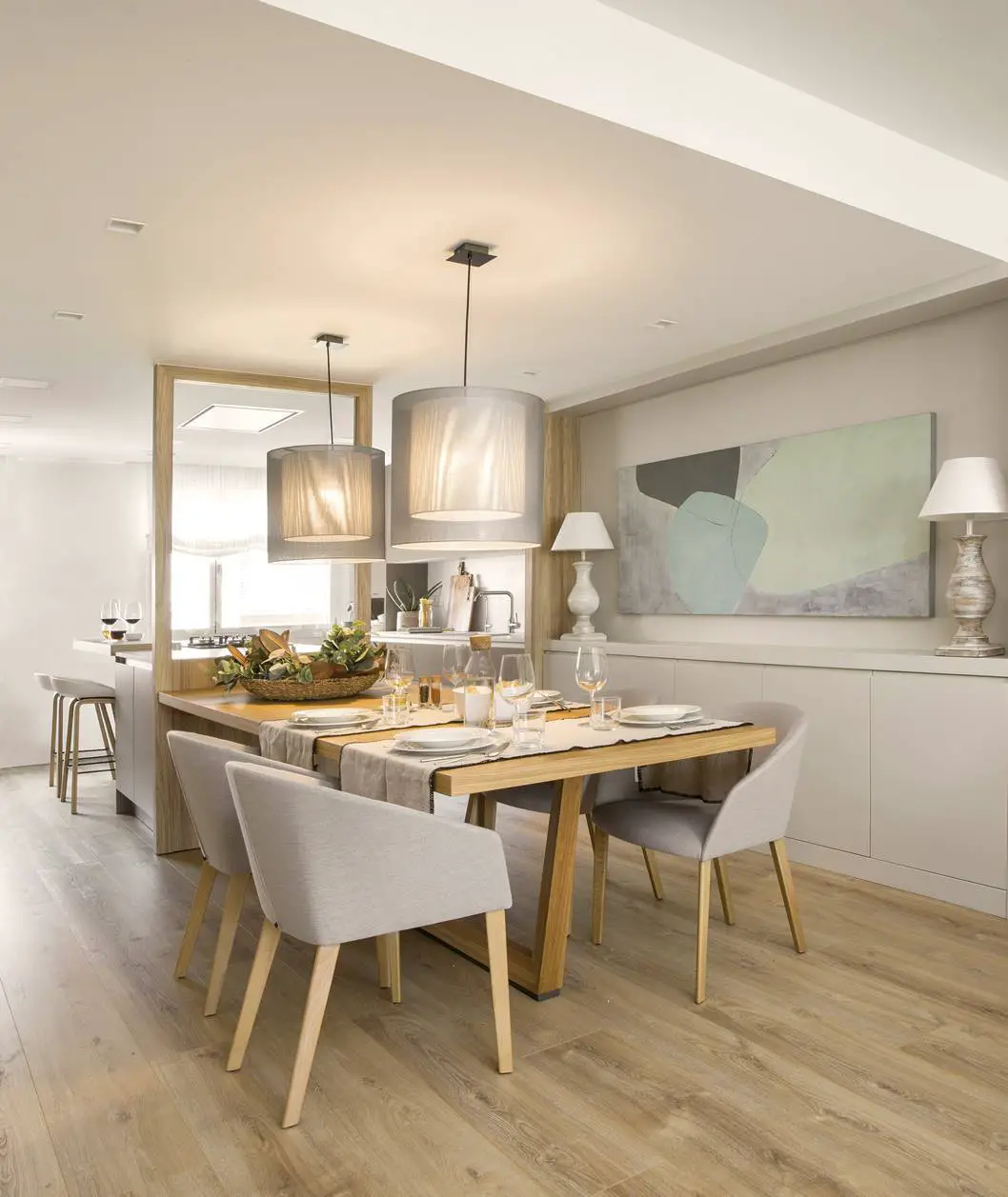 西班牙 140m2 双层公寓，木白色调展现极简魅力-2