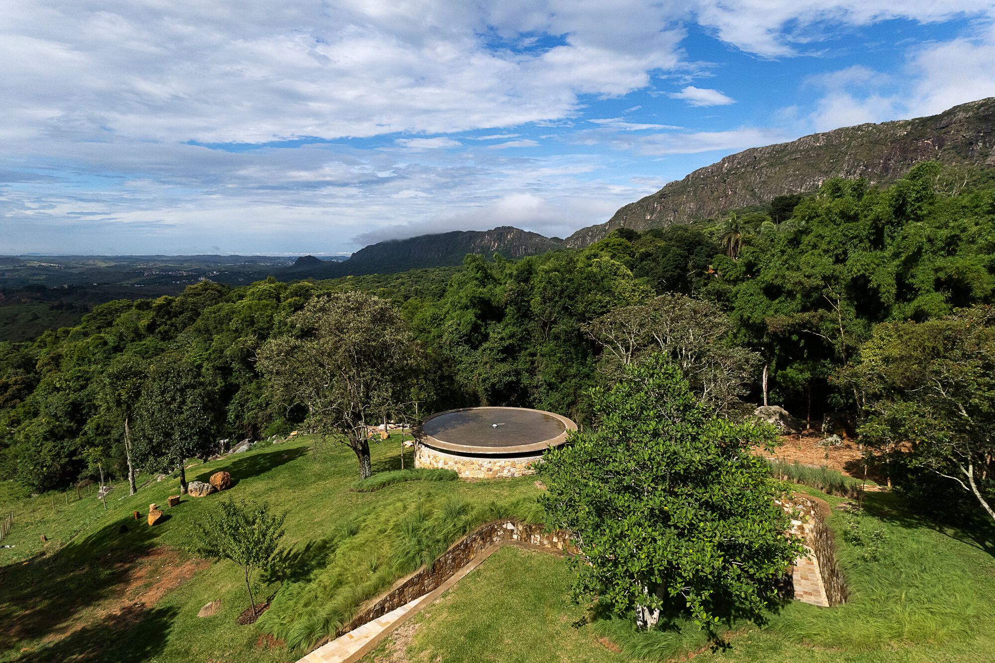 São José 山脉脚下的小教堂丨巴西丨MACh Arquitetos-13