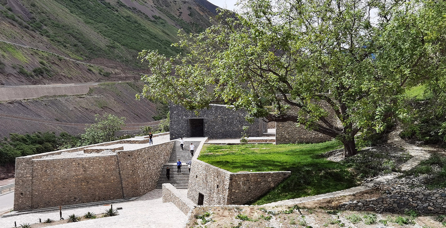 西藏曲孜卡壹捌陆伍酒庄 | 隐匿于雪山脚下的诗意酒香-22