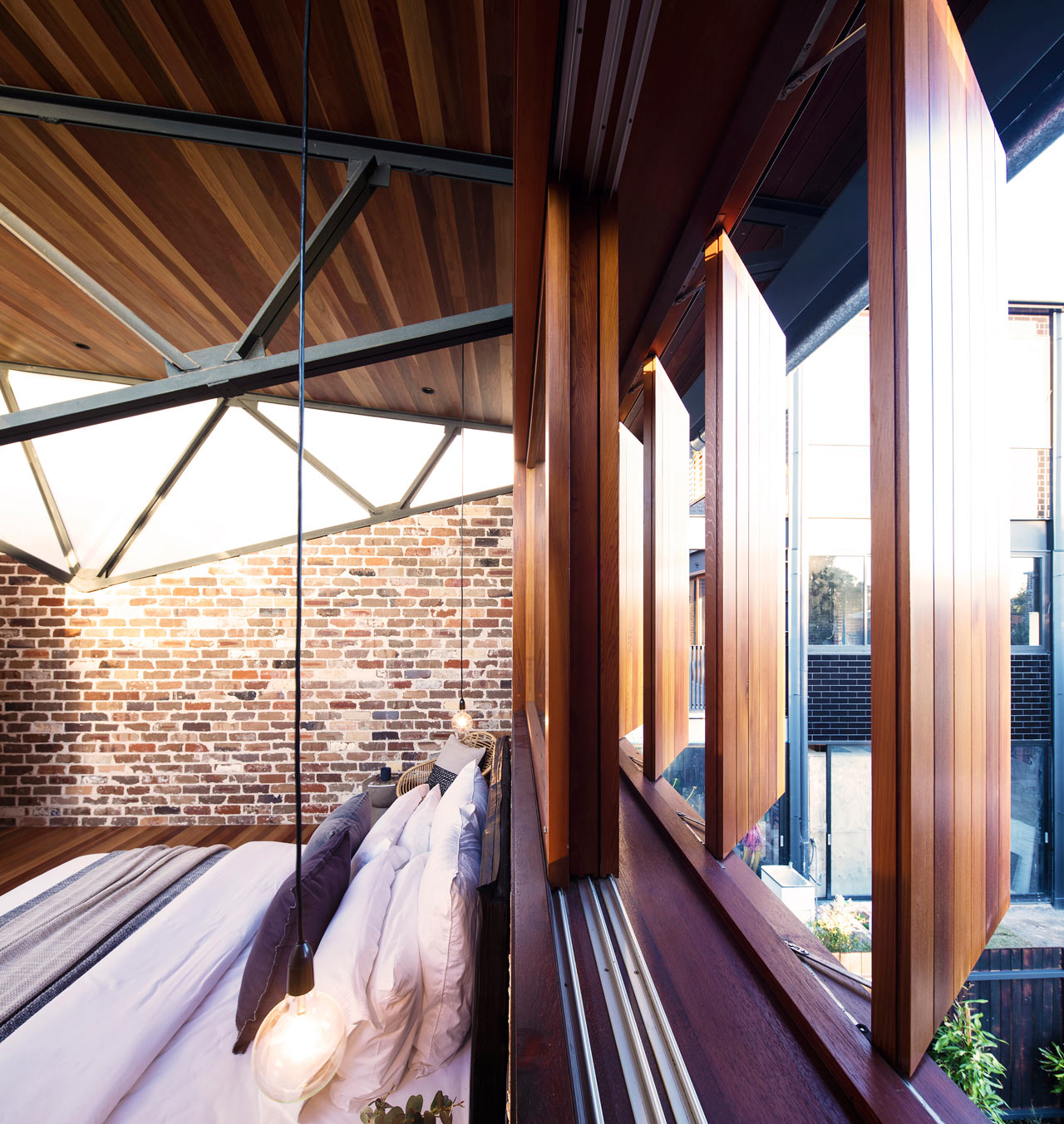 A Sydney House with an Industrial Past Incorporates Some of those Elements-7