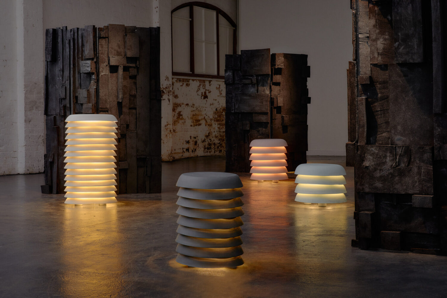 Tom Fereday & Charlie White 联合呈现 Versa,探讨废旧材料再利用的创意之作-15