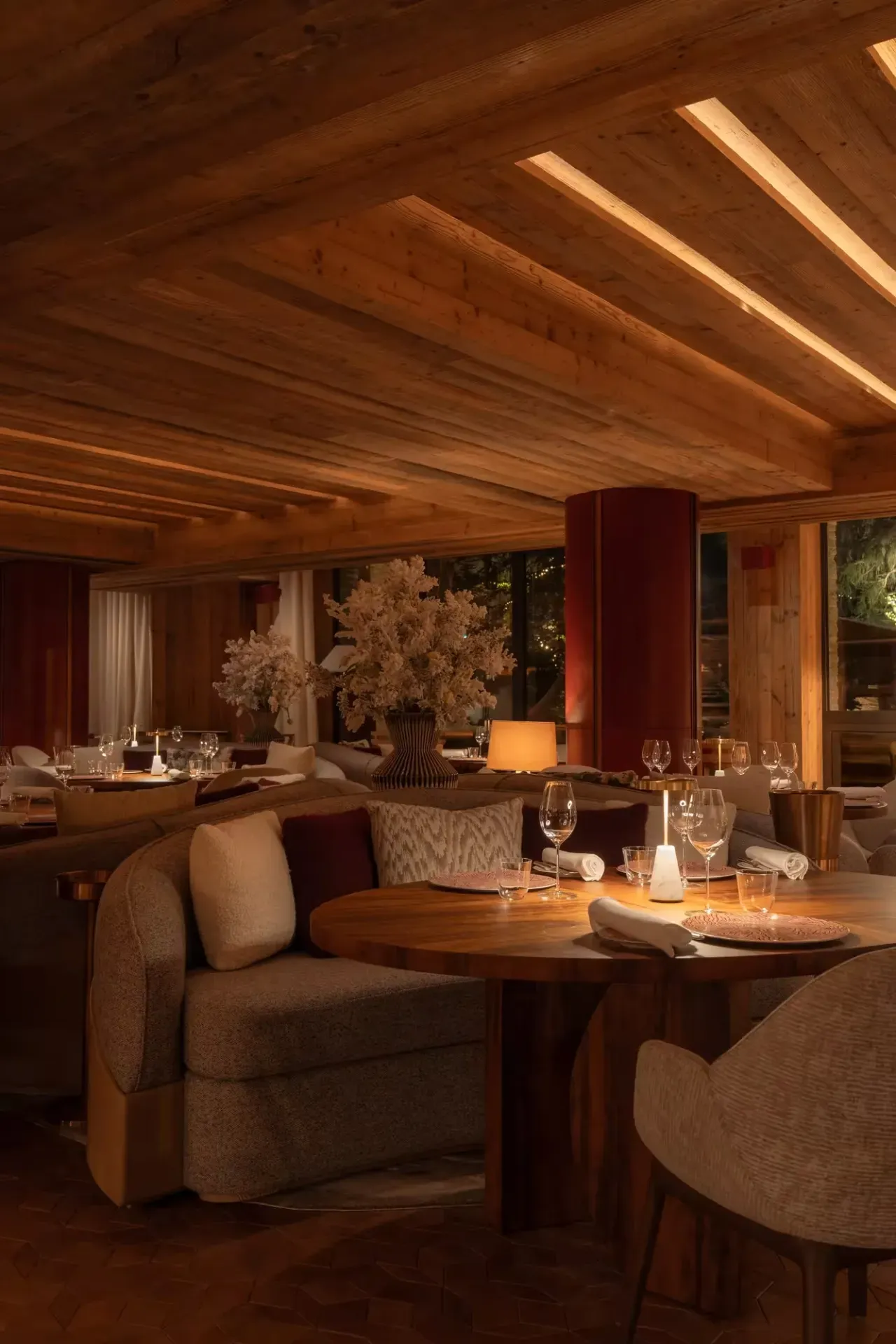 瑰丽全球首座冬季度假村丨法国设计师Tristan Auer-12