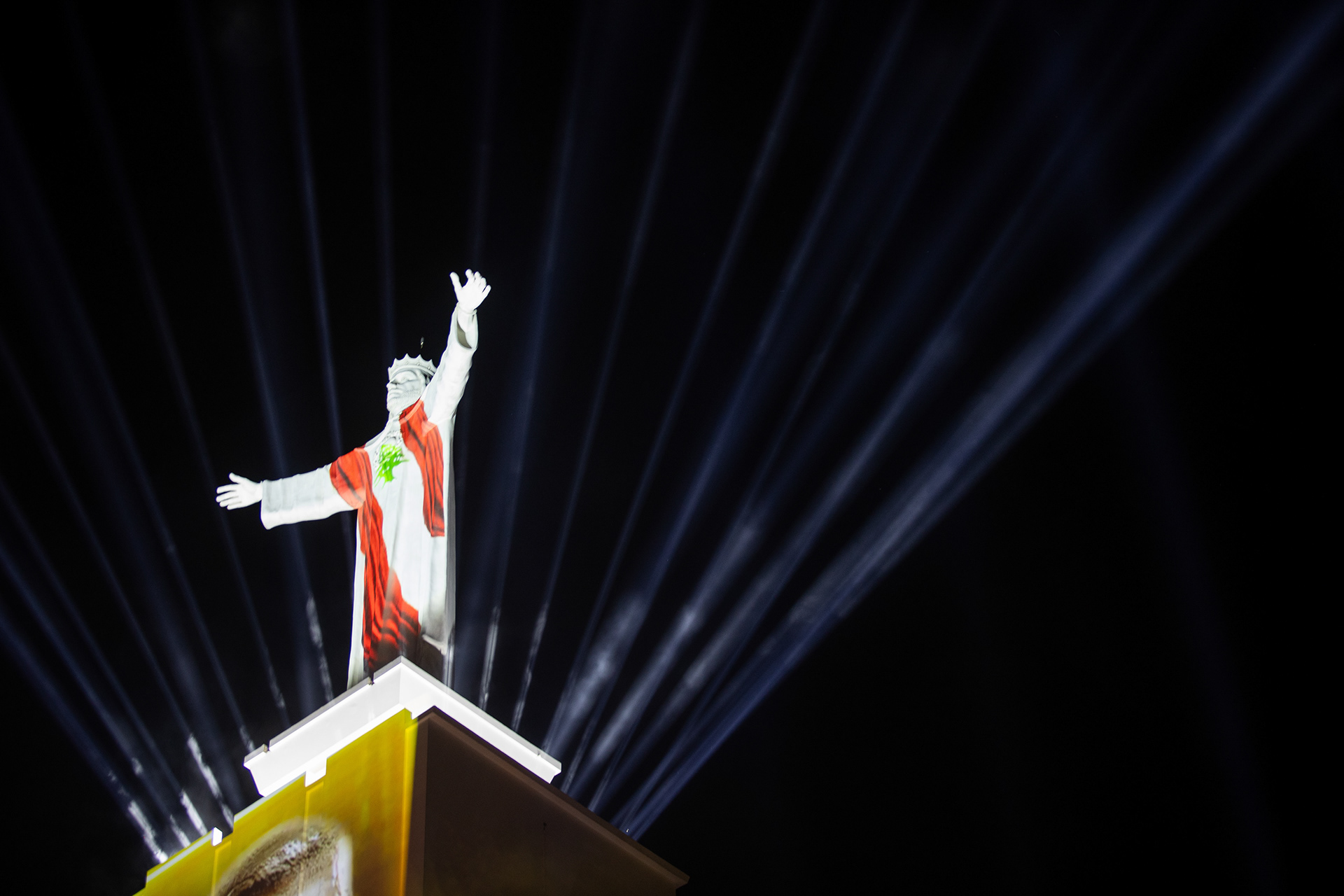 Jesus King Zouk Mosbeh - Illuminating the Statue-28