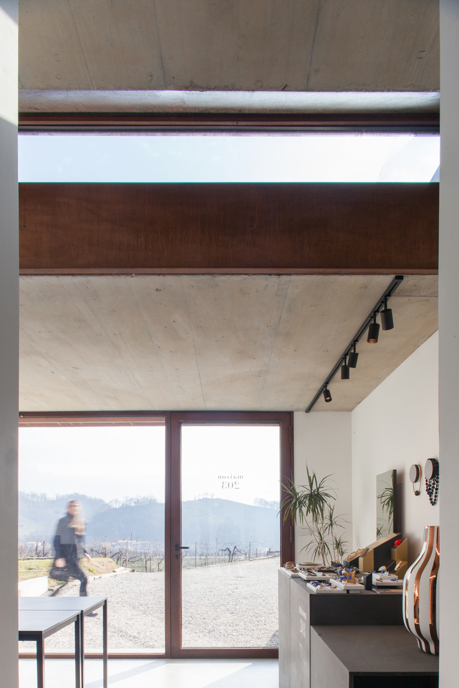 意大利乡村风格的家庭珠宝仓库展示空间-36