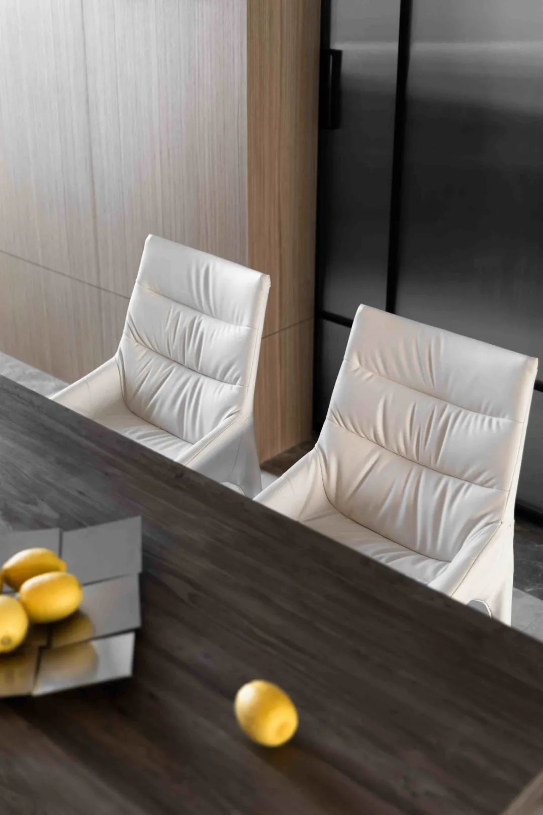 大理石+原木，80后业主的现代风四居室 | 花漾美作-23