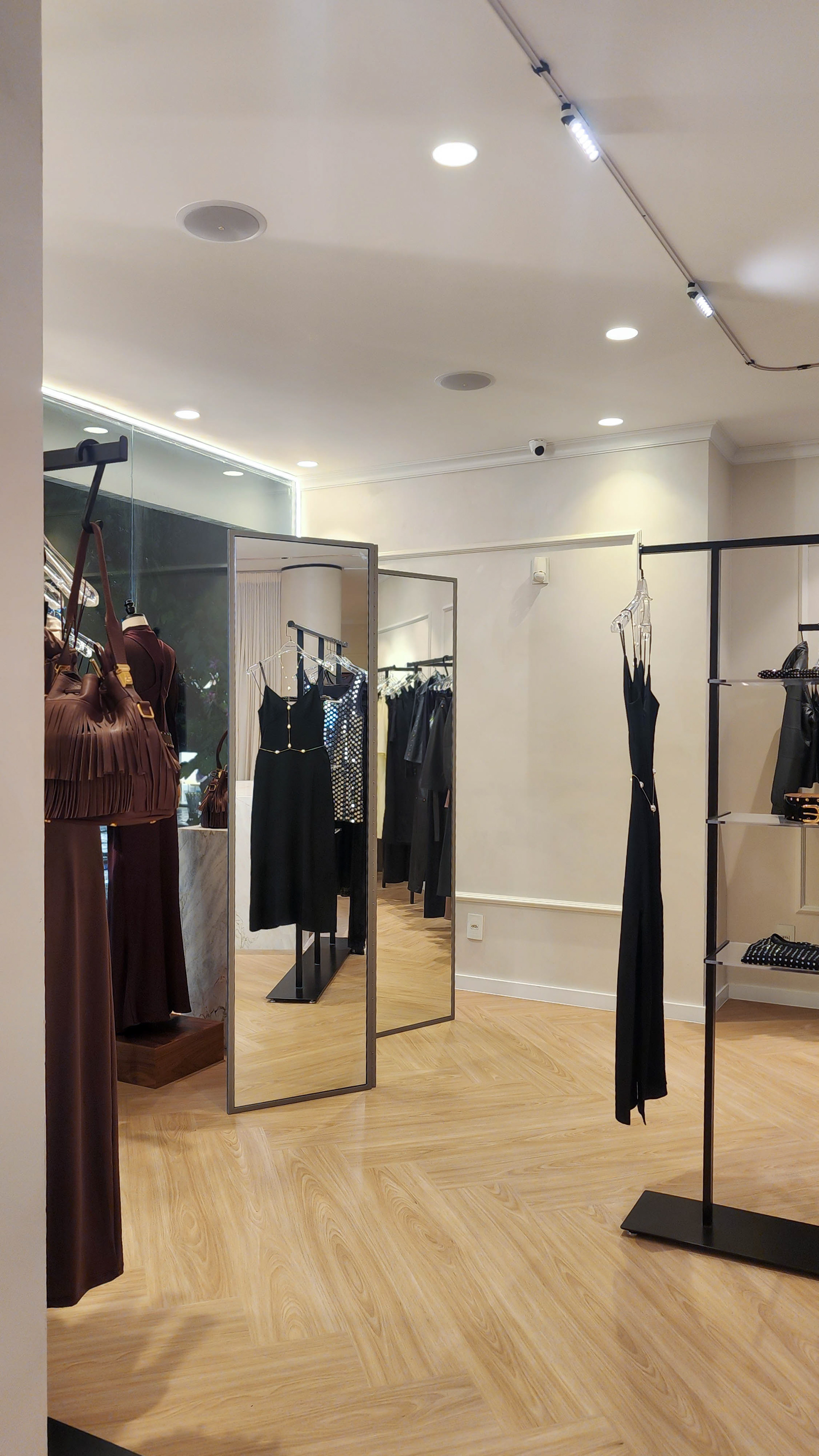 店铺设计  晚安（法语Bonne Soirée常见用于晚上与人分别时表达祝你有个美好的夜晚，这里直译为晚安较合适，若结合更具体语境可能有更精准译法） 丨ARIA STUDIO-12