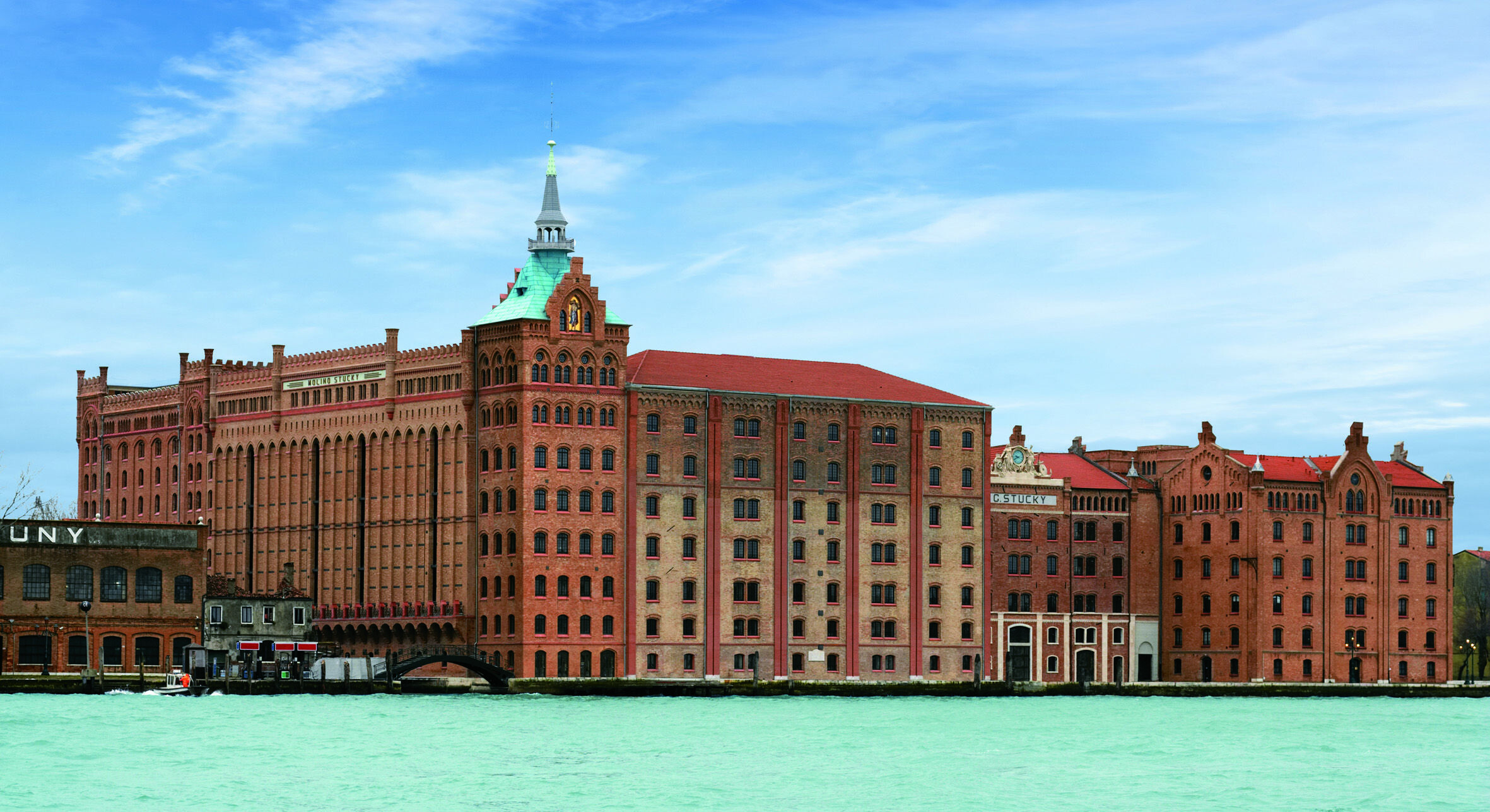 威尼斯工业遗址变身的五星级酒店-7