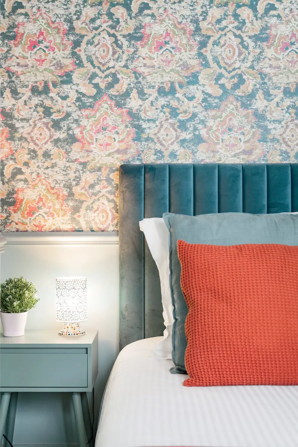 巴黎十九世纪公寓的彩色壁纸和独特设计-14