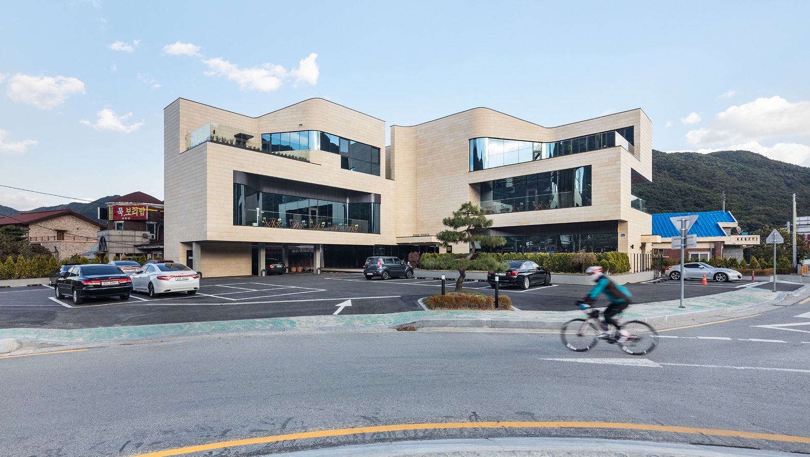 Waving Stone  JOHO Architecture-35