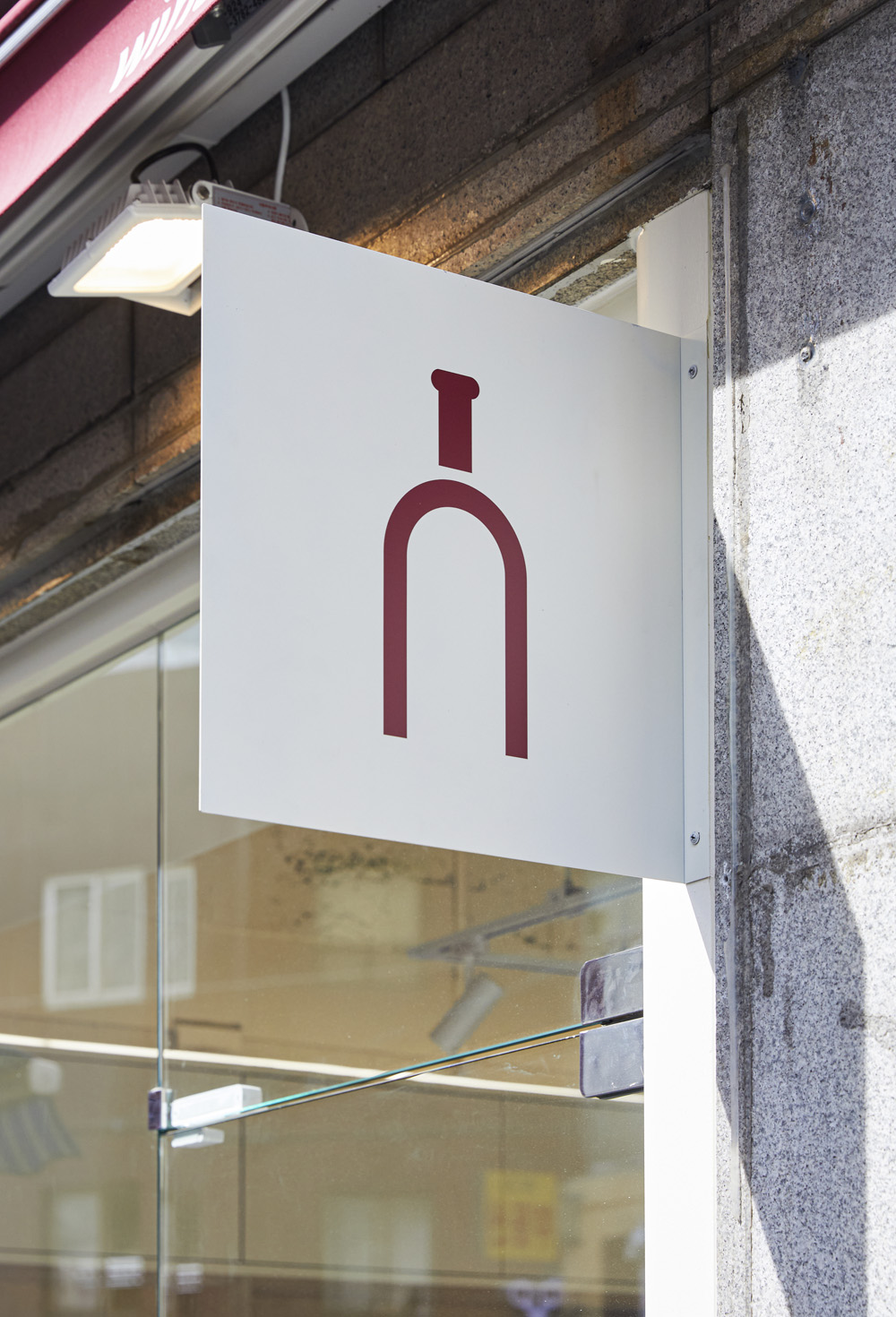 简约 16 坪葡萄酒专卖店 设计成本解析-10