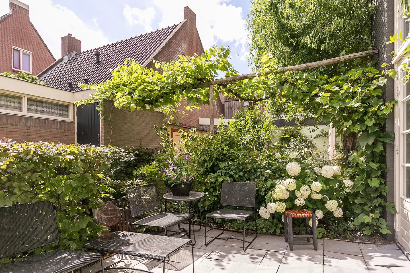 荷兰运河边古宅的现代魅力-18