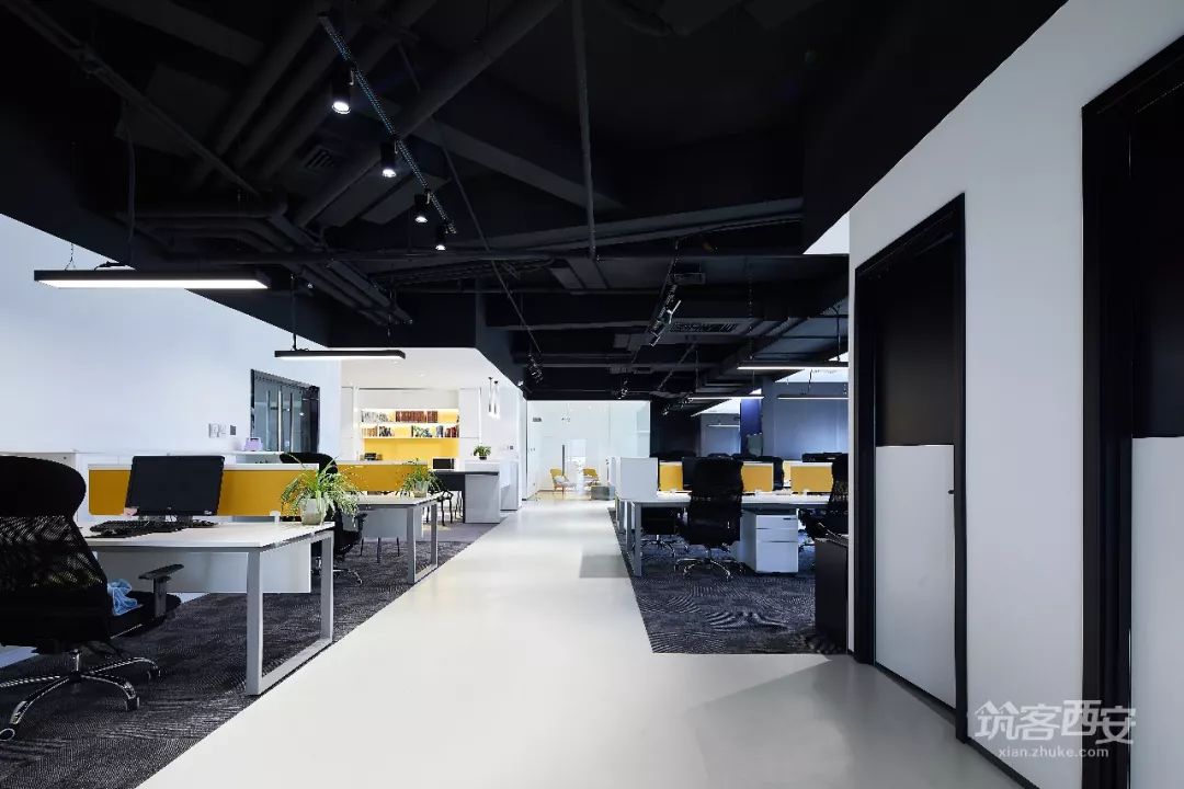 现代简约风格打造网络科技公司炫酷空间-27