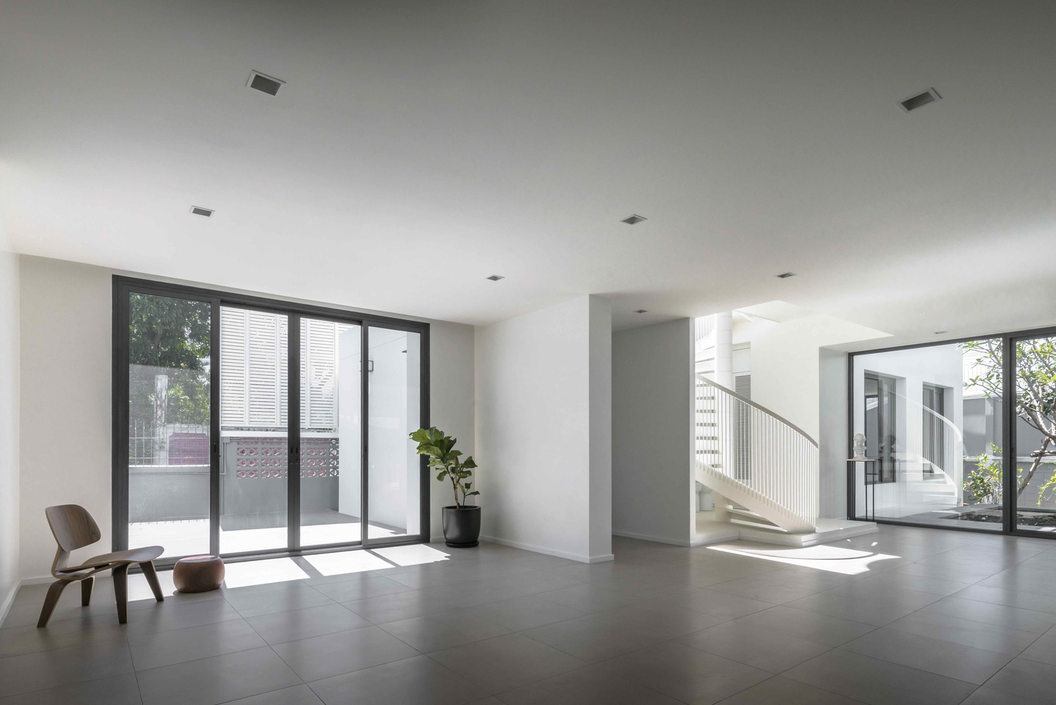 泰国 Baan Bangpok 家庭住宅，垂直螺旋楼梯设计-66