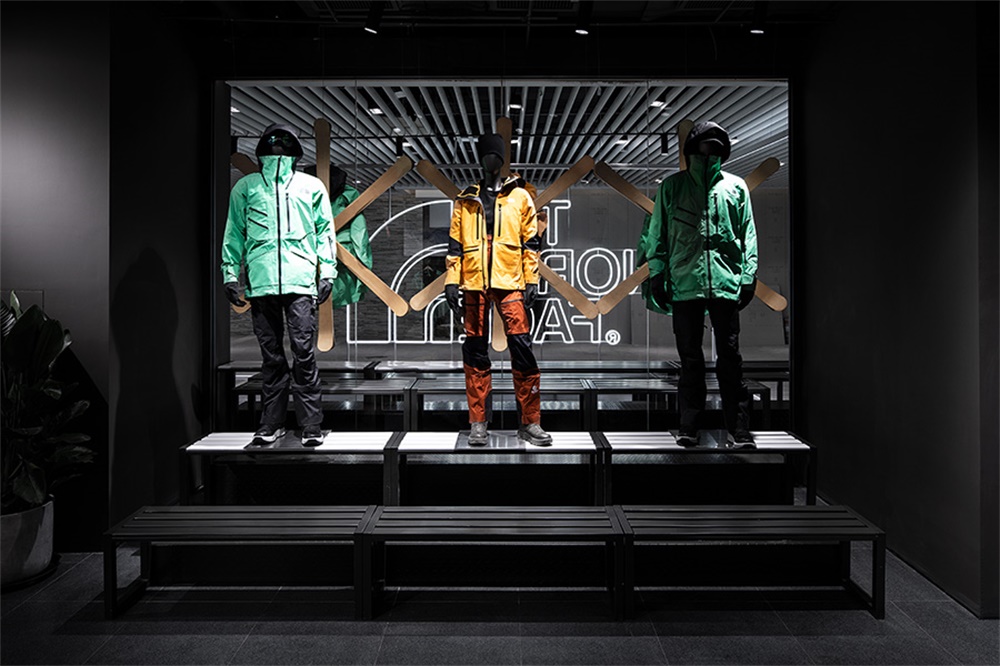 北面巴泽营地-24