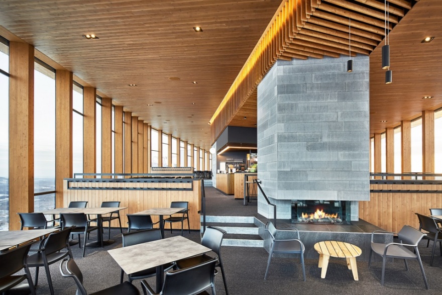 Bromont 山顶小屋 | 自然与人工的巧妙结合-25