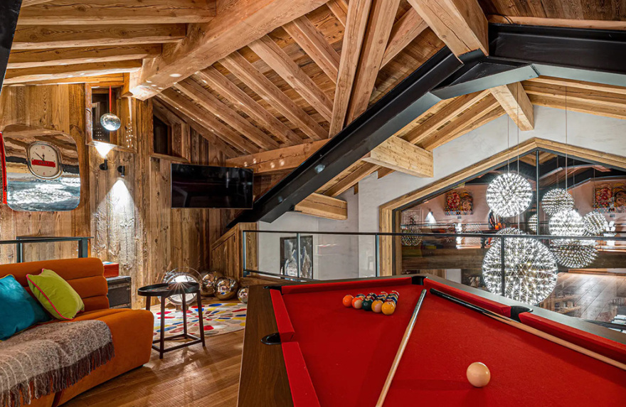 阿尔卑斯山间豪华 Chalet,自然美景与现代化设计的完美融合-18