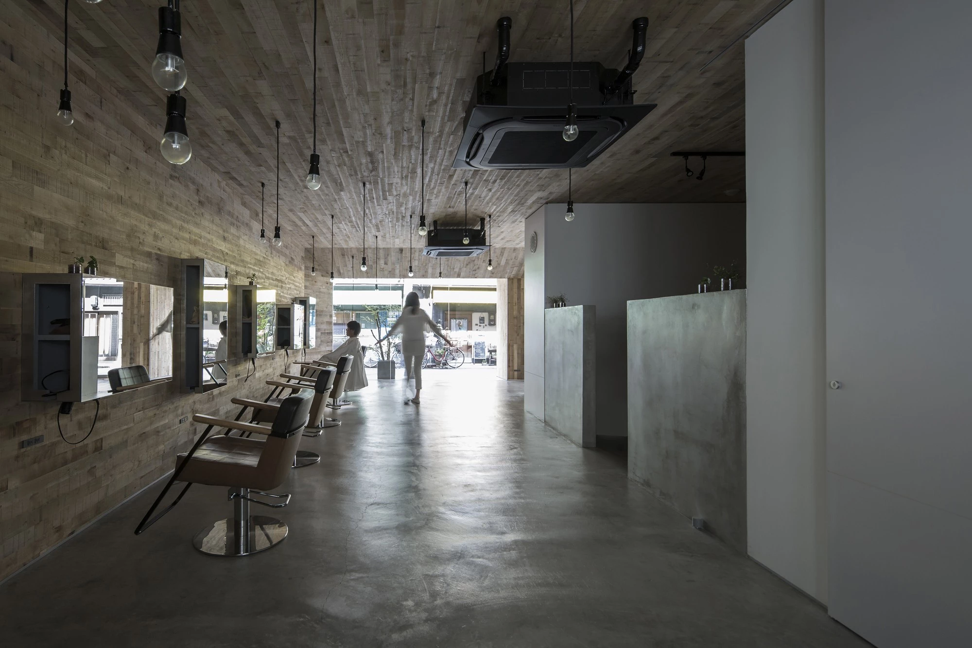 大阪"洞穴"发廊-12