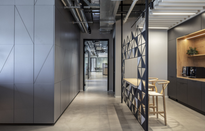 自然材料打造温馨跨国办公空间-23